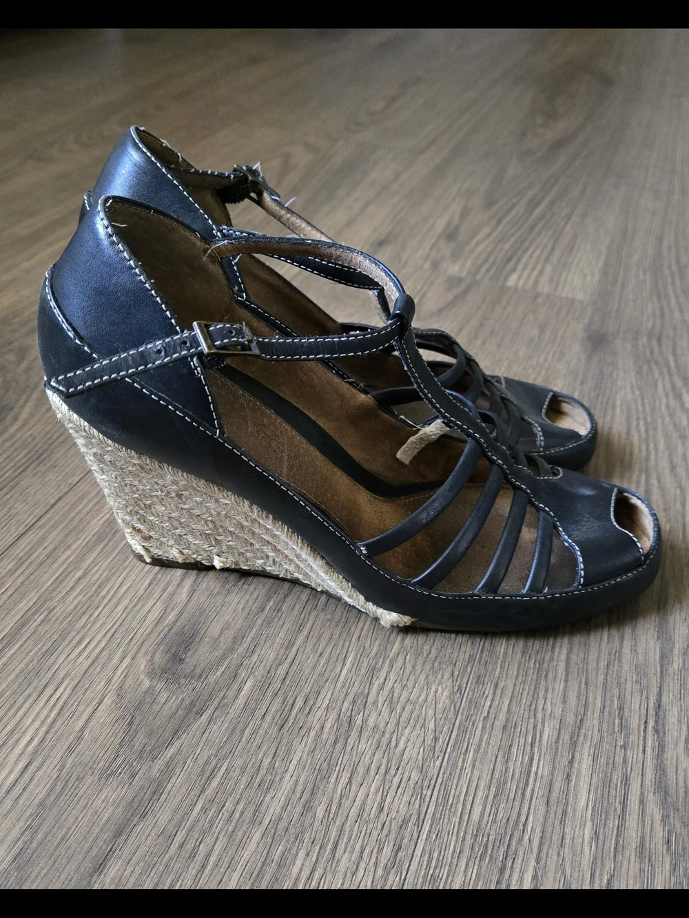 AEROSOLES Black T-Strap Peep Toe Wedge Sandals